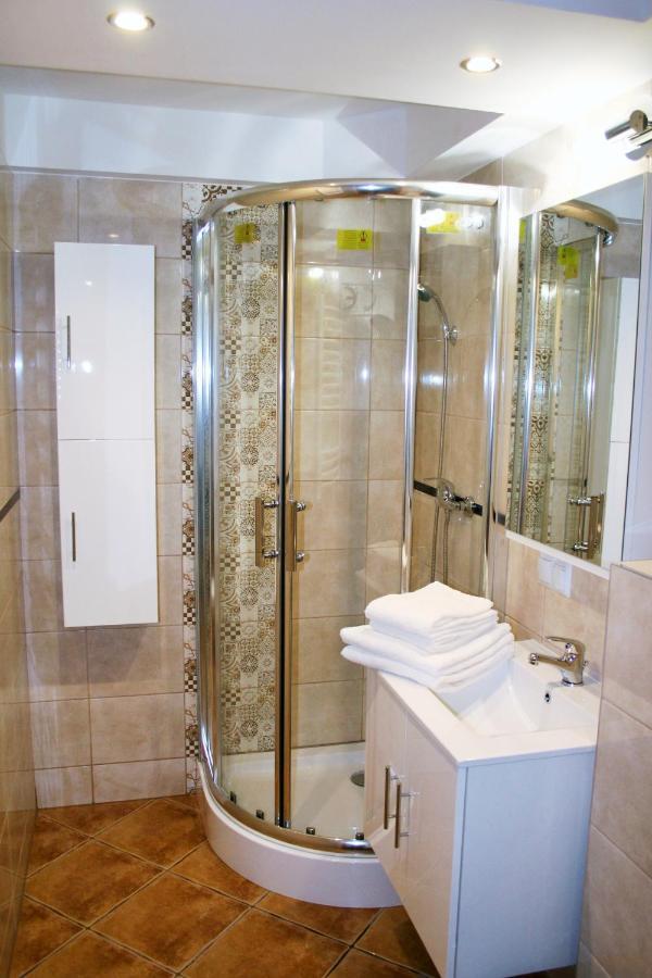 Jopi Hostel Katowice Centrum Εξωτερικό φωτογραφία