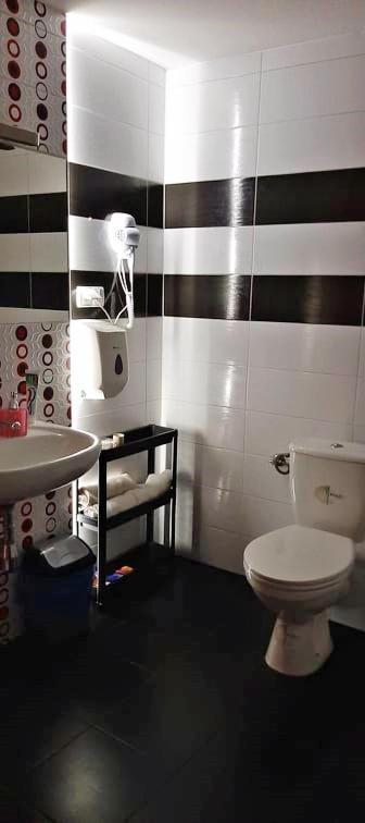 Jopi Hostel Katowice Centrum Εξωτερικό φωτογραφία